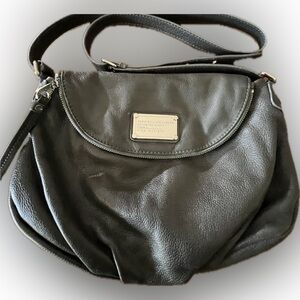 Marc by Marc Jacobs shoulder bag. Beautiful soft leather. Zippered pockets.